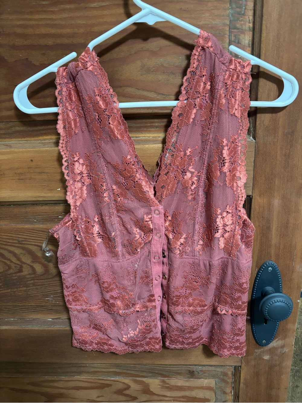 Women’s gimmick lace pink tank